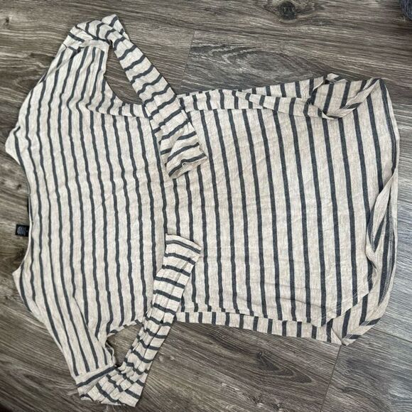 BKE Red Striped Long sleeve cream and Gray Shirt - Picture 4 of 4